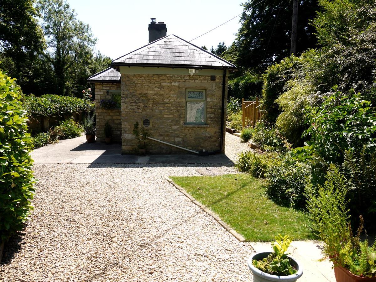 Cosy Stone Cottage, The Bungalow Perrotts Brook Cirencester Exterior foto
