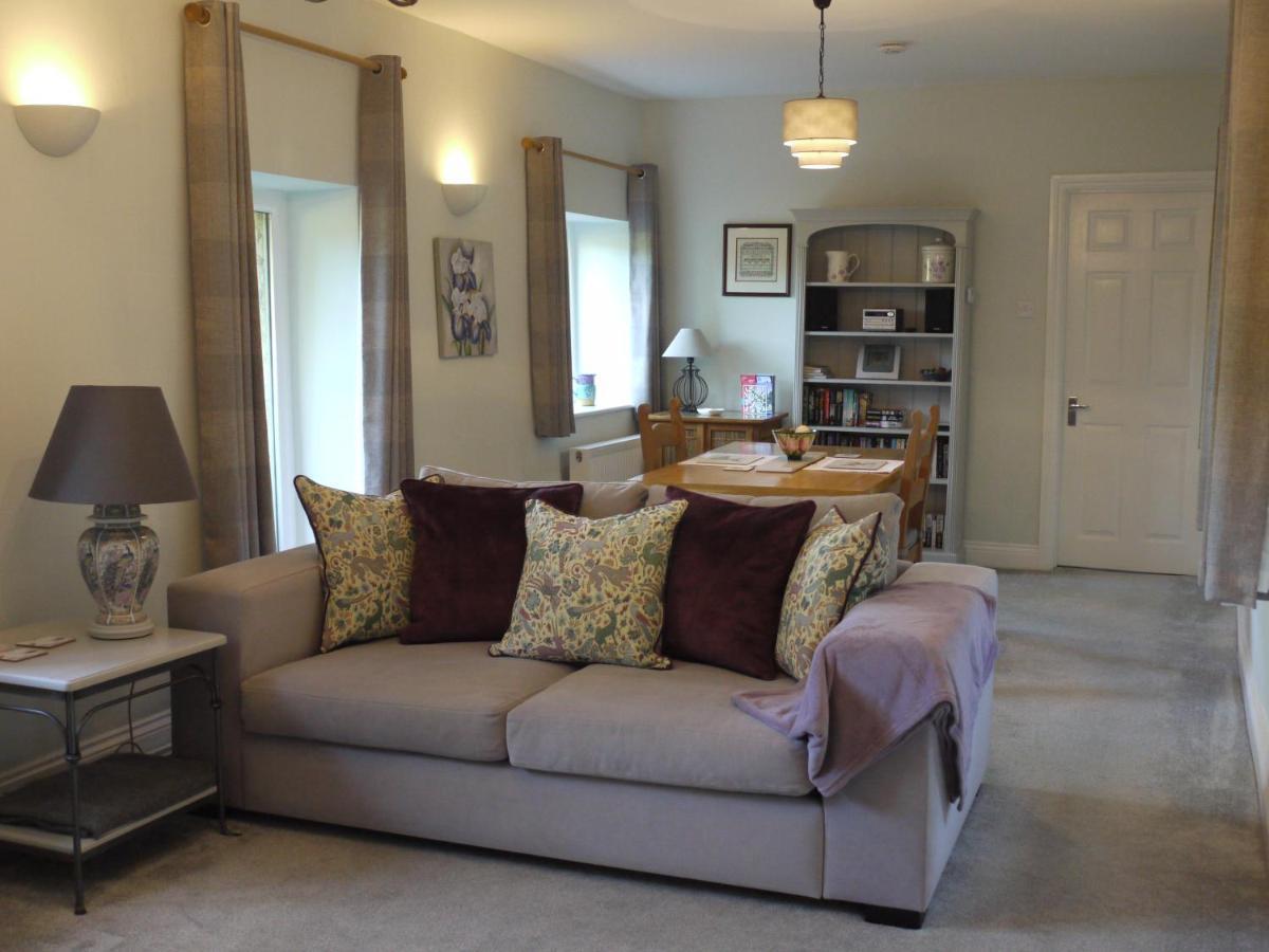 Cosy Stone Cottage, The Bungalow Perrotts Brook Cirencester Exterior foto